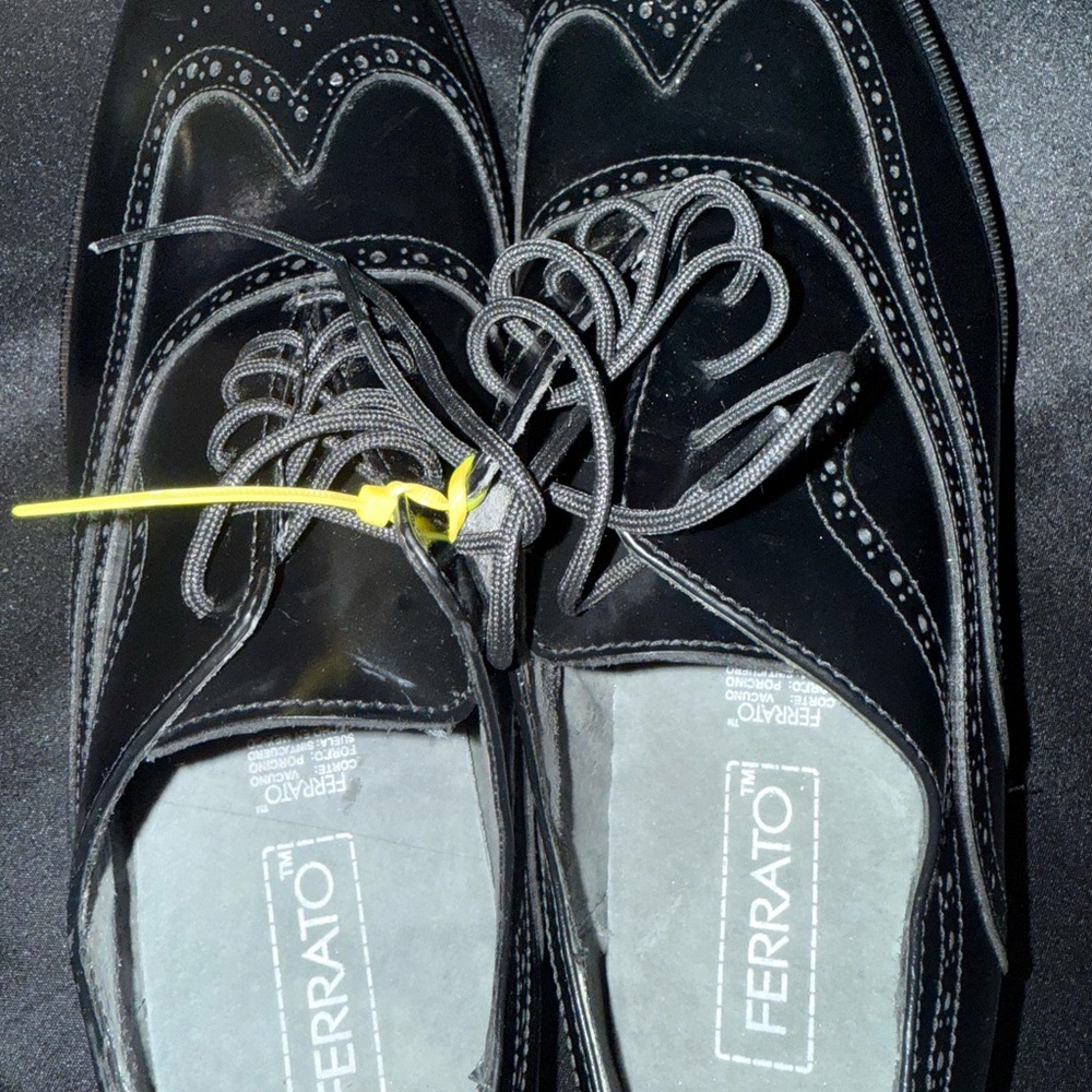 Black Men's Ferrato Dress Shoes